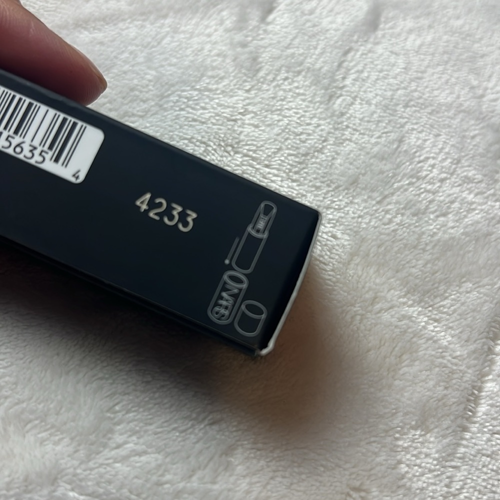 NARS Explicit Refillable Satin Lipstick-831 Devious - Picture 7 of 7